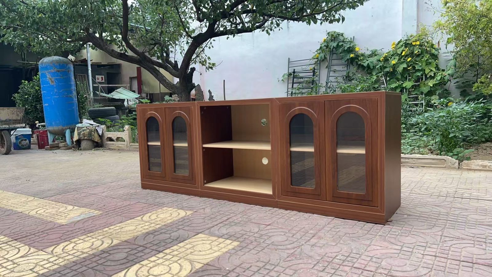 Real 1800mm arched TV cabinet sample produced through panel furniture processing